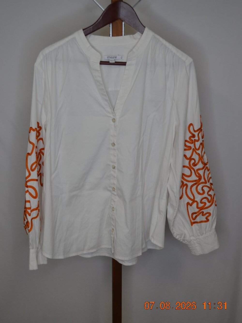 Chico's Women's Size 3 (US XL) White Orange Stitch V-Neck Button Down Shirt